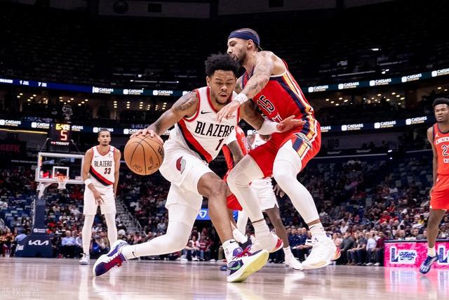 东契奇三双独行侠擒猛龙7连胜 活塞力克尼克斯